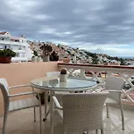 Paradise Court Ocean View דירה אדחה