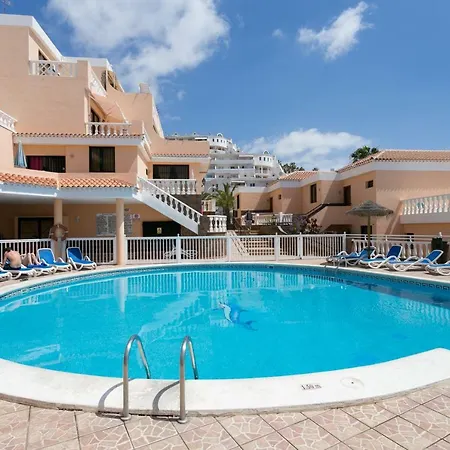 Paradise Court * Адехе