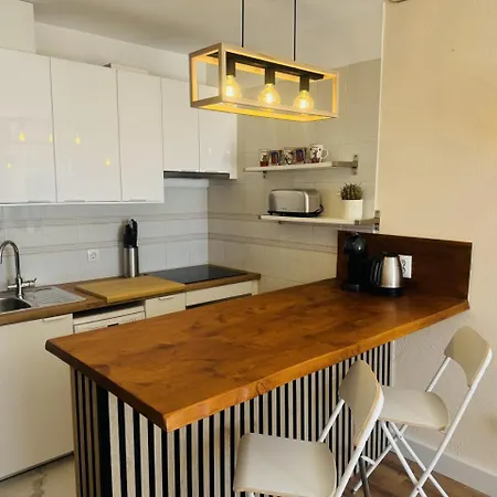 Paradise Court Ocean View Apartman
