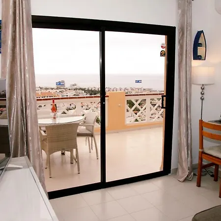 Paradise Court Ocean View 아데제