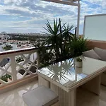 Paradise Court Ocean View 公寓 阿德耶