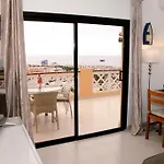 Paradise Court Ocean View 阿德耶